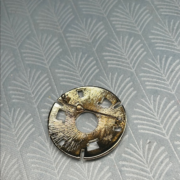 Vintage Gold and Silver Brooch - Picture 5 of 12